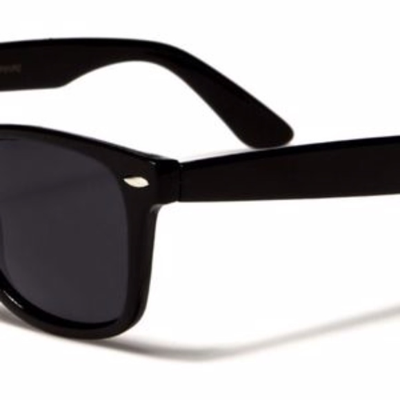 Shinny Black Classic Polarized Unisex Sunglasses - Picture 2 of 4